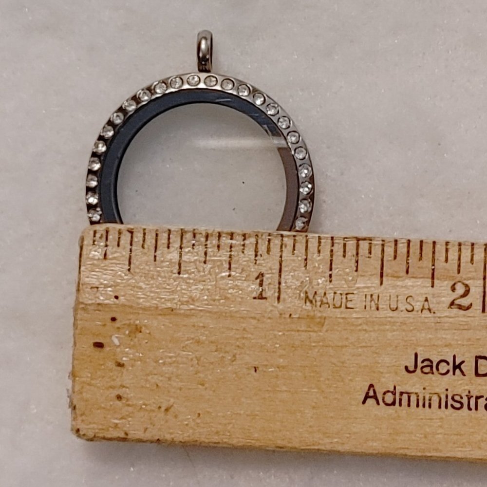 Silver Locket Large - Picture 4 of 4